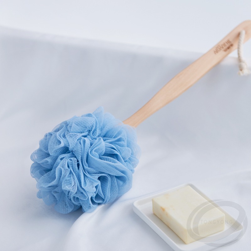 1個入り ロングハンドル 木製 バスブラシ メッシュ 肌用  - Exfoliating Scrub Mens のレビューと価格